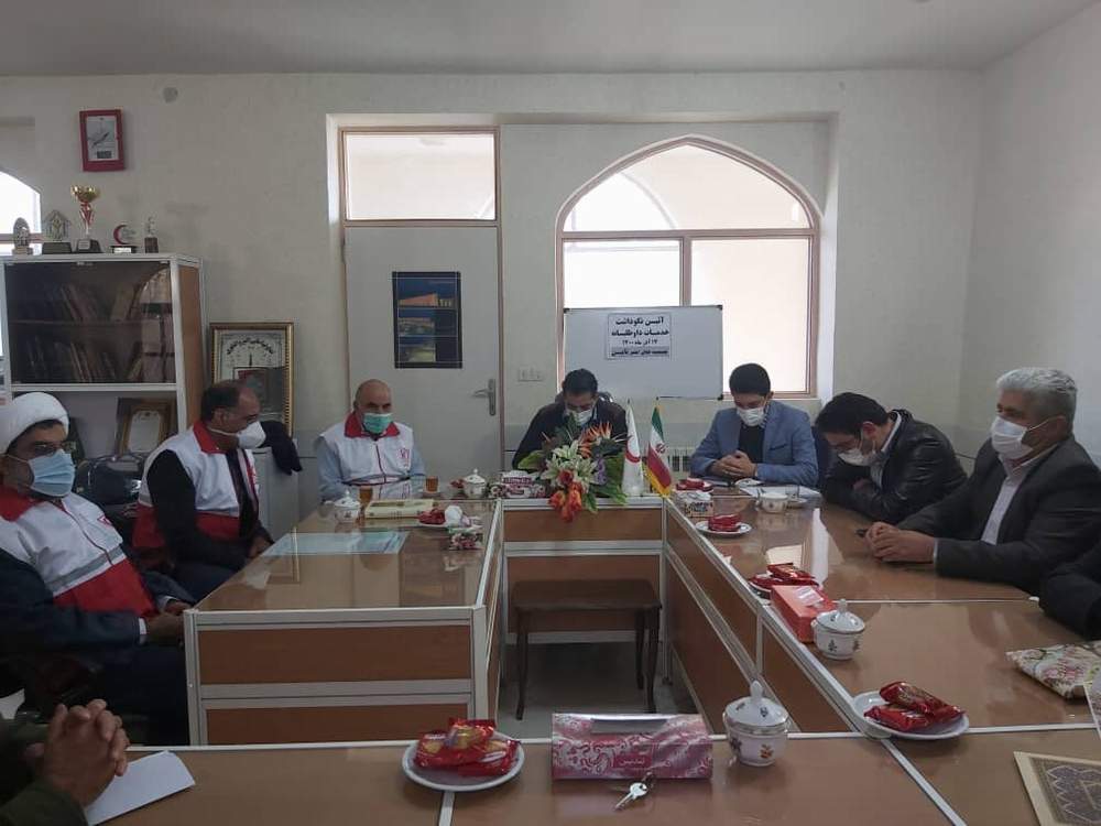 آیین نکوداشت خدمات داوطلبانه در جمعیت هلال احمر نایین 