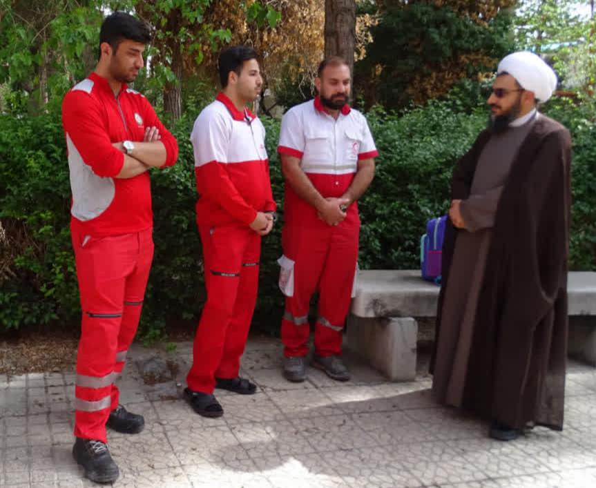 دیدار مدیر حوزه علمیه خواهران اصفهان با نجاتگران جمعیت هلال احمر استان به پاس خدمات در بحران جنگ