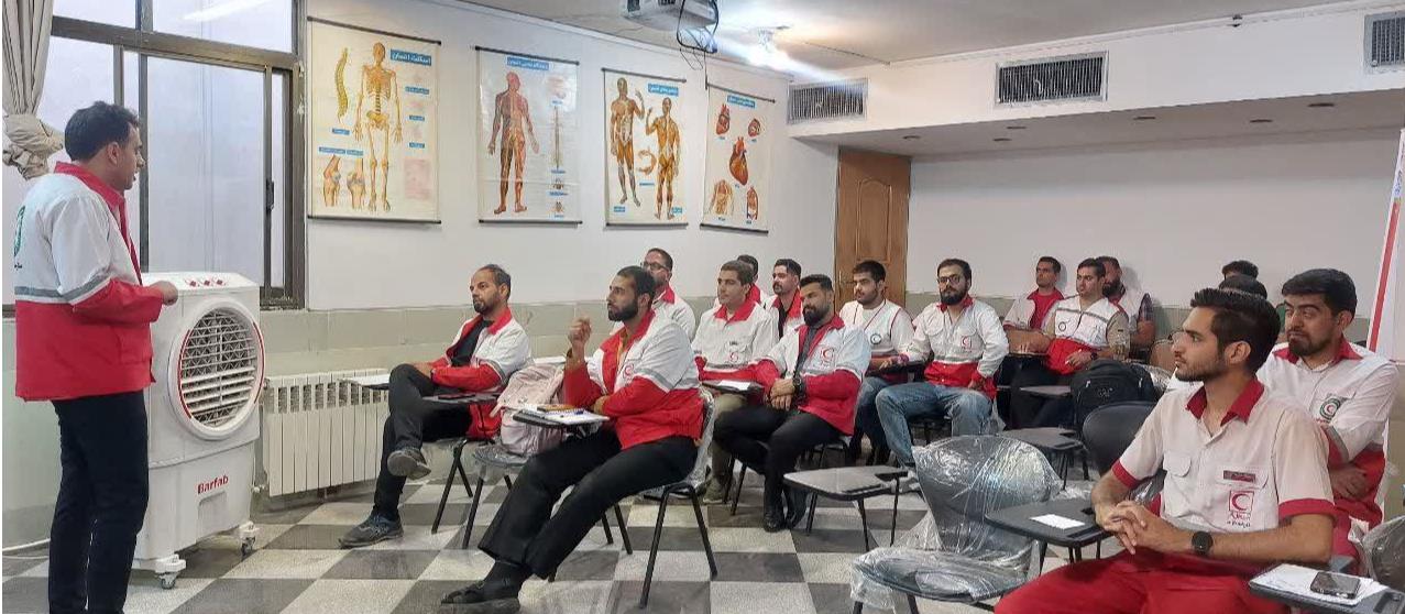 تشریح برنامههای آموزشی و پژوهشی جمعیت هلال احمر استان اصفهان در هفته هلال احمر ۱۴۰۵
